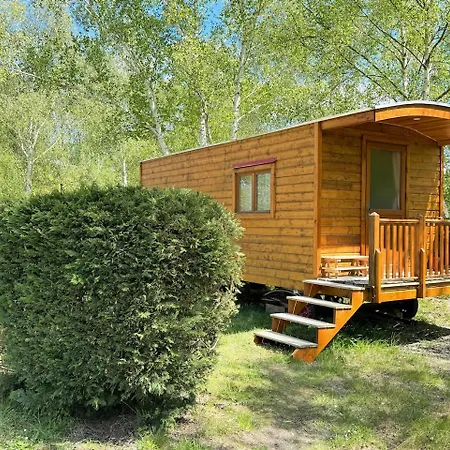 Bed & Breakfast Flor La Roulotte Du Medoc